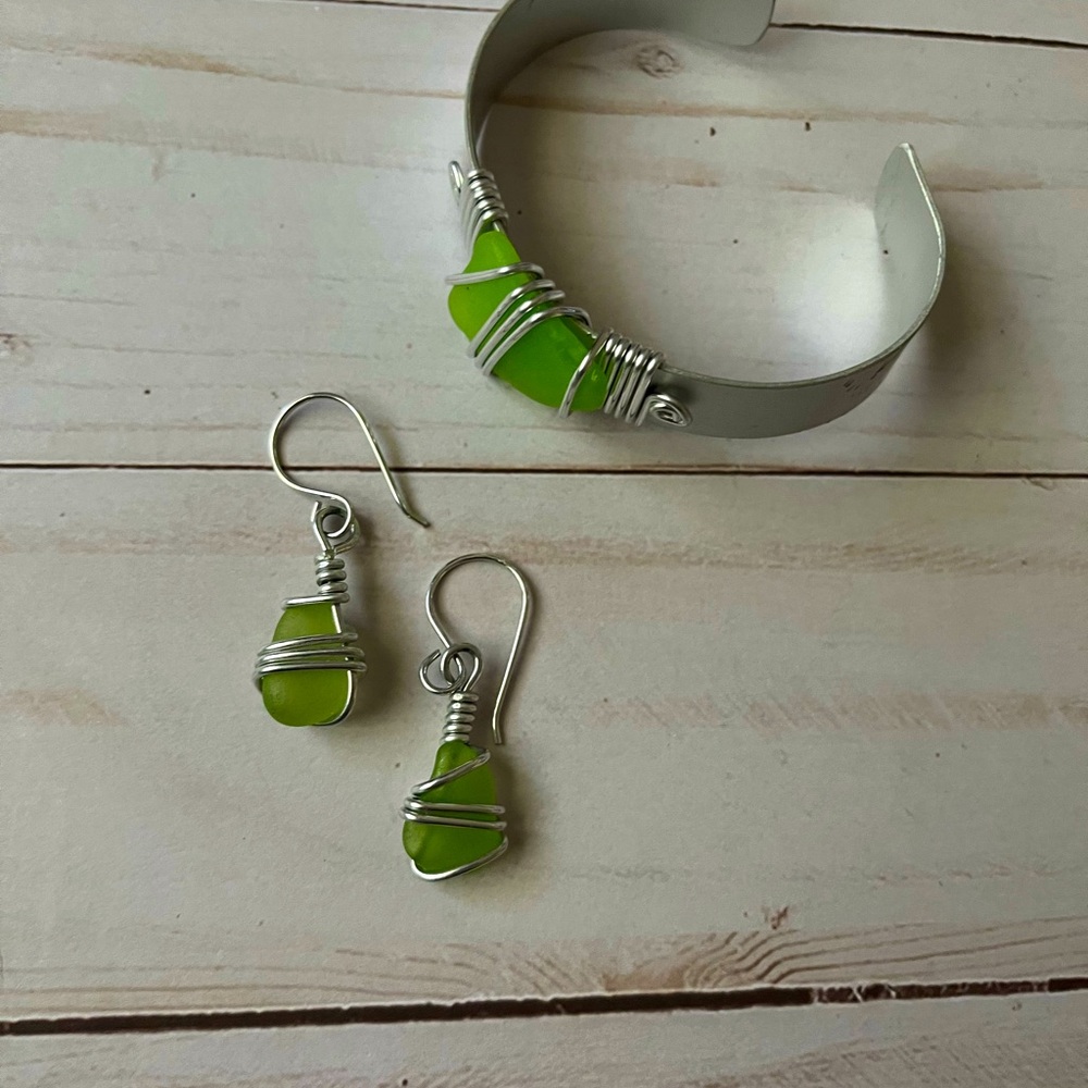 Silver and Green Stone Bracelet and Earring Set